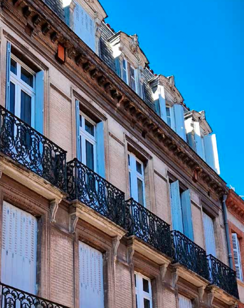 h façade