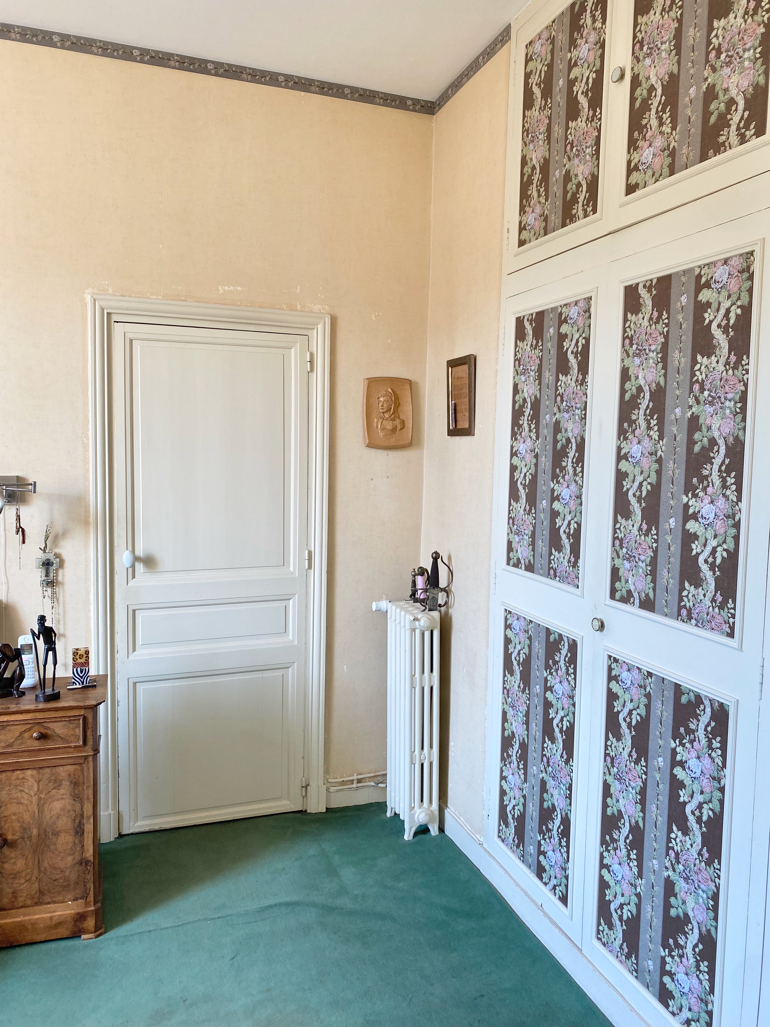 Busca/Pont des demoiselles T3/4 traversant 106 m2, chambre de bonne, garage, cave
