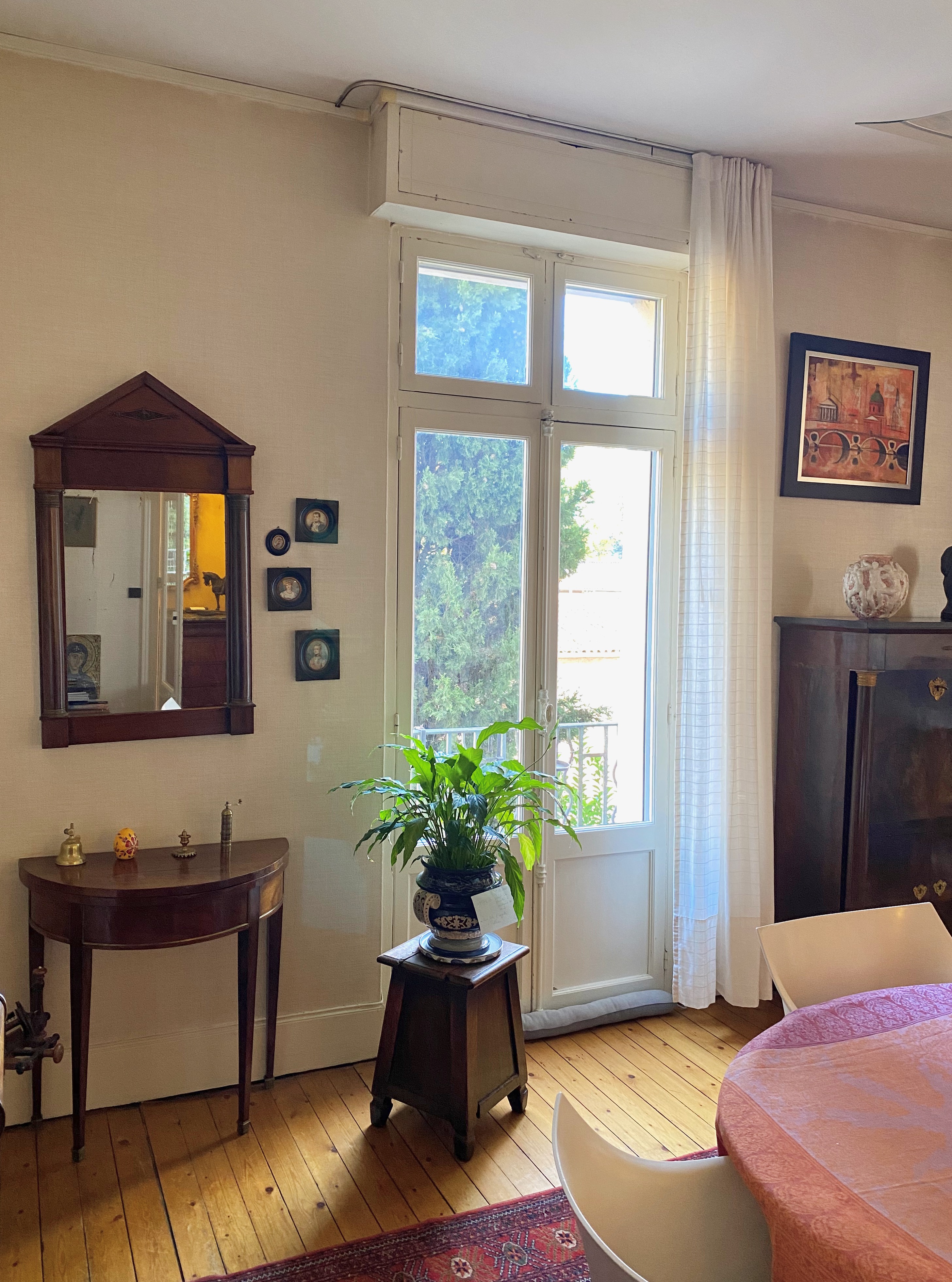 Busca/Pont des demoiselles T3/4 traversant 106 m2, chambre de bonne, garage, cave